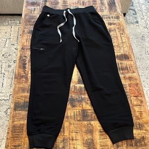 medium petite black jogger scrub pants